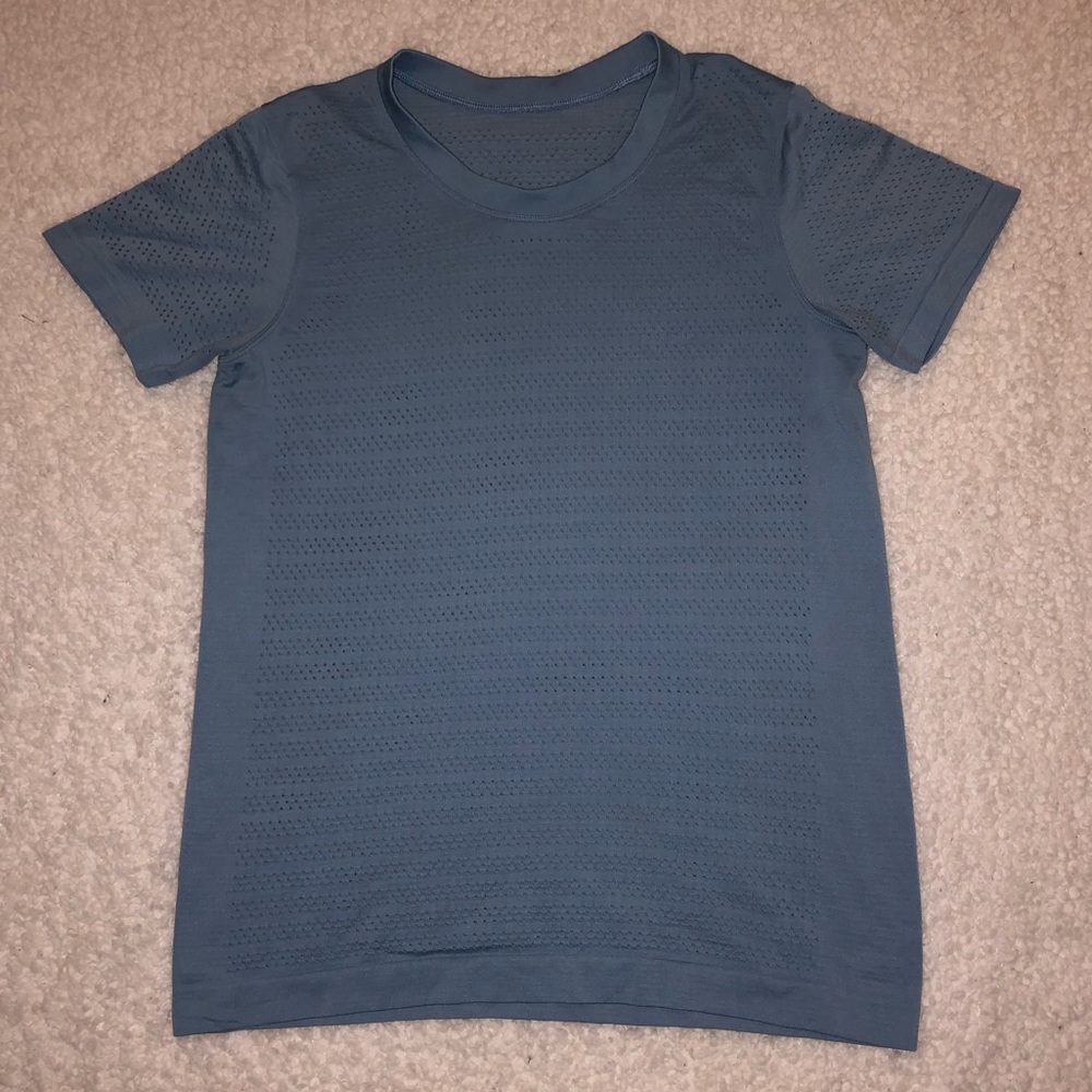Lululemon authentic ocean blue short sleeve shirt